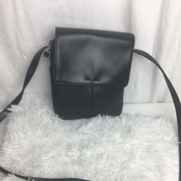 Nine West Handbags - Nine West Black Crossbody Purse